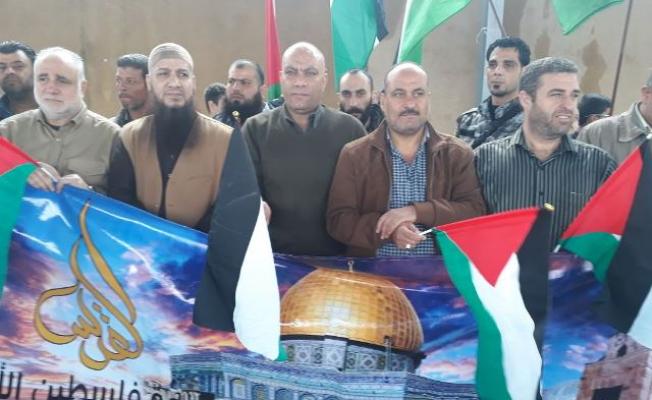 من الوقفة 