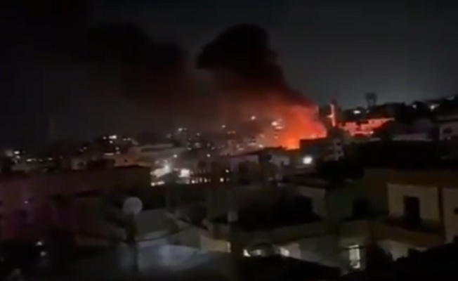 من مكان الحريق في مخيم برج الشمالي