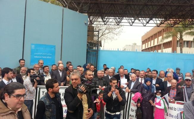 اعتصام أمام مكتب الاونروا في نهر البارد