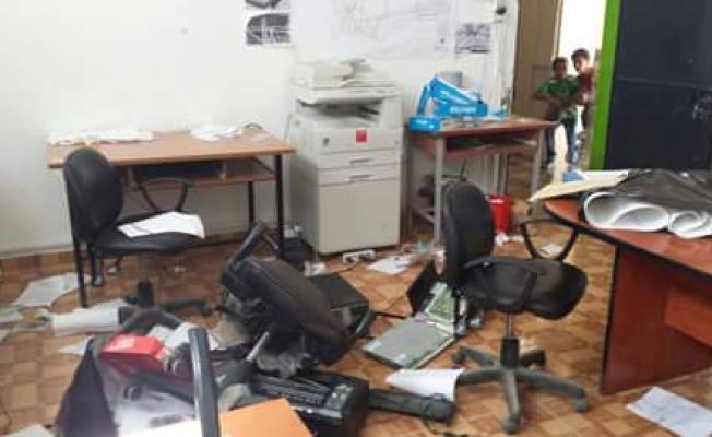 العبث بمحتويات مكتب الهندسة في الرشيدية