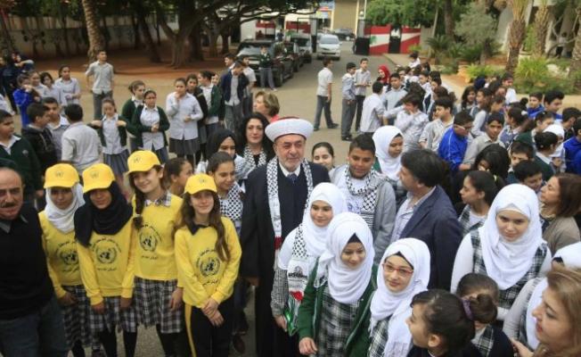 طلاب الأونروا مع المفتي سوسان