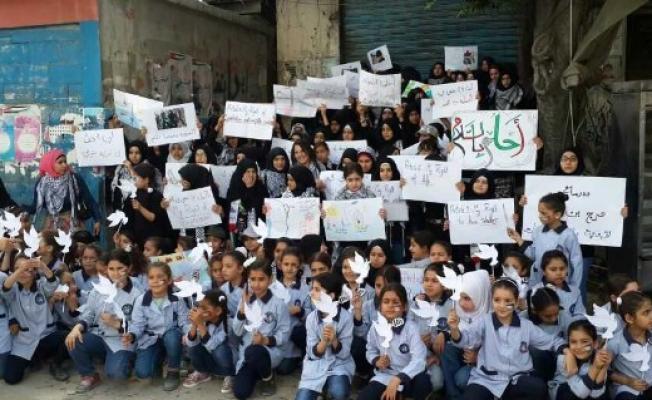 طلاب فلسطينيون من عين الحلوة