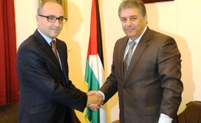 دبور وبودالي في السفارة الفلسطينية 