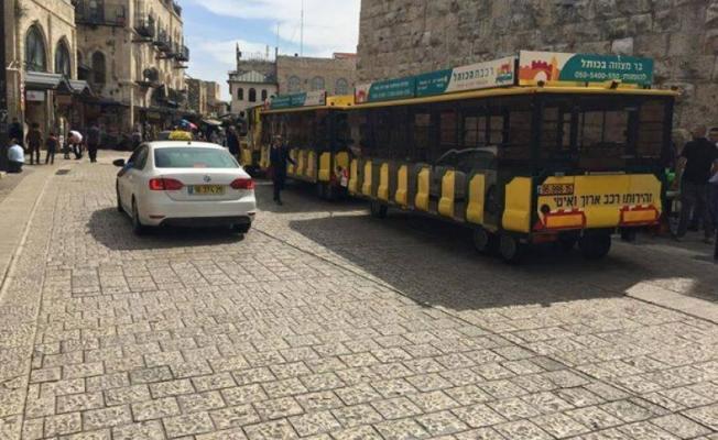 قطار في مدينة القدس المحتلة