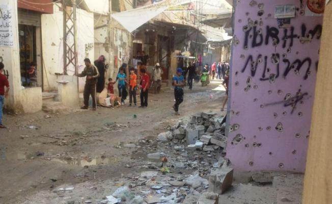 آثار الدمار في مخيم عين الحلوة