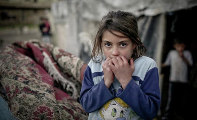 طفلة فلسطينية نازحة من سوريا 