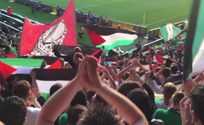 اعلام فلسطينية في ملاعب اسكتلندية