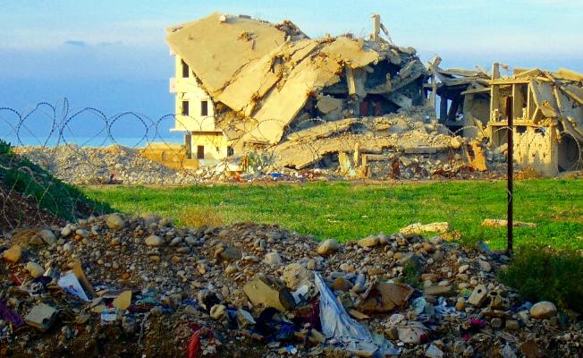 أبنية مدمرة في مخيم نهر البارد 
