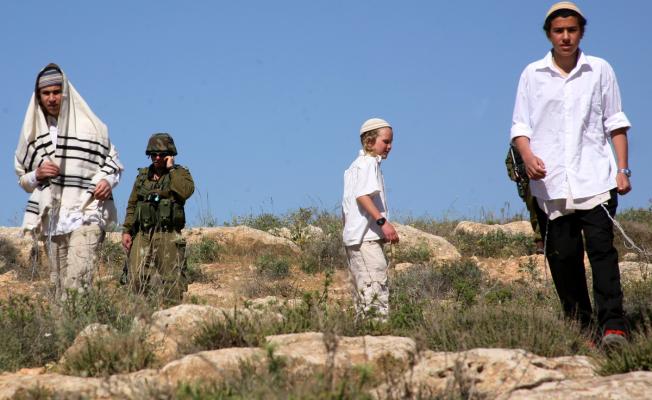 السطو المسلح على الأرض الفلسطينية