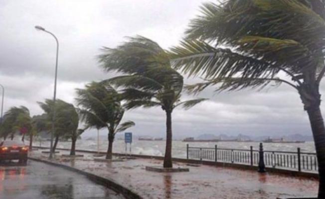 أمطار غزيرة وسيول ورياح قويّة
