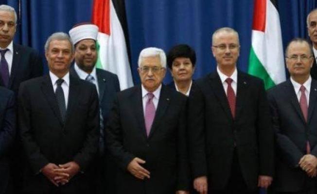 عباس والحمد الله وعدد من الوزراء