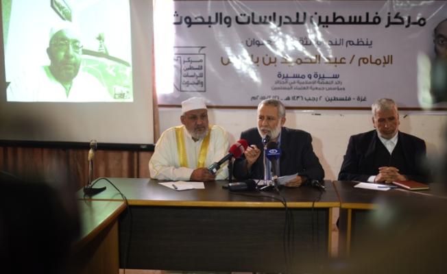 الدكتور محمد الهندي خلال الندوة