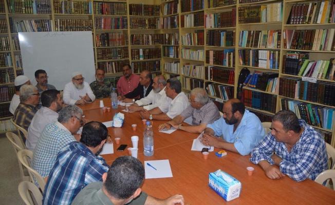 صورة من الاجتماع في عين الحلوة
