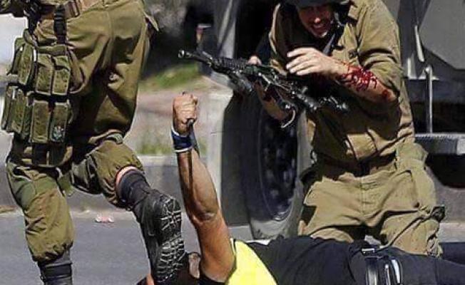 فلسطيني يطعن جندي إسرائيلي