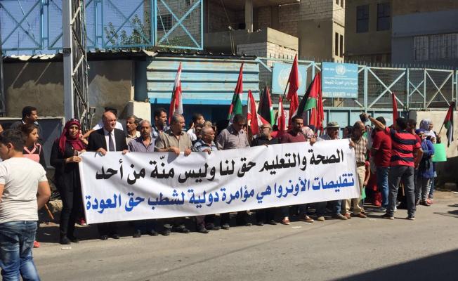 اعتصام للاجئين الفلسطينيين رفضاً لتقليصات الأونروا