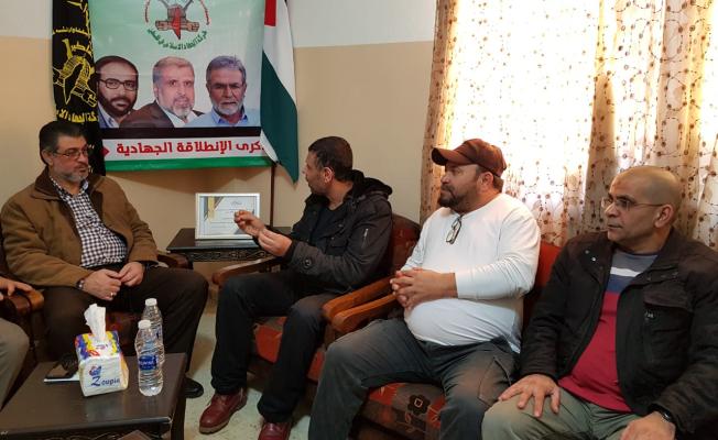 خلال لقاء العينا بلجنة حي الطيرة