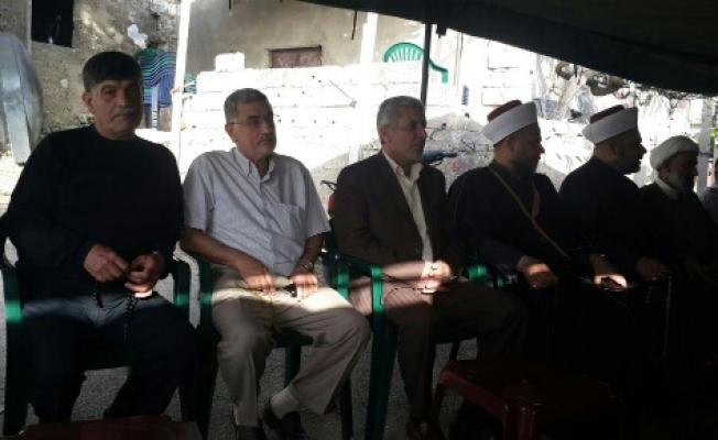 جانب من تقديم واجب العزاء