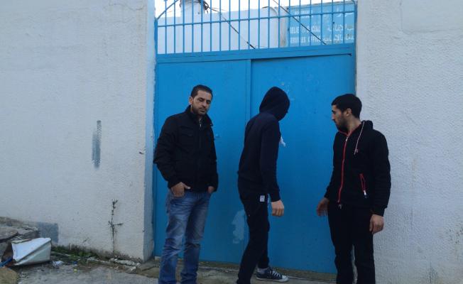 اقفال احد مدارس الاونروا في عين الحلوة