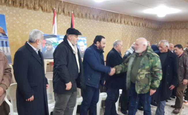 اثناء تقديم  العزاء 