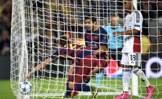 فرحة اللاعب سواريز بتسجيل الهدف الثاني 