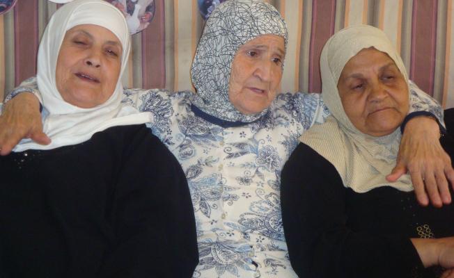 مسنون في المخيمات