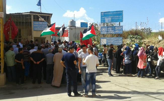 اعتصام ضد سياسة الأونروا في نهر البارد