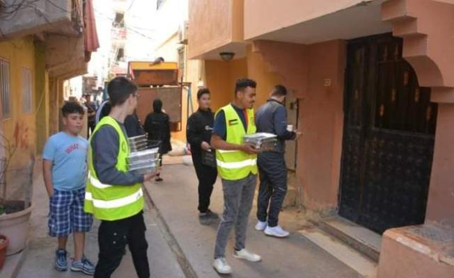 خلال توزيع الوجبات