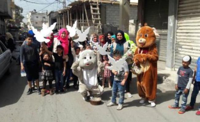 حملة تنظيف وتوزيع ورود