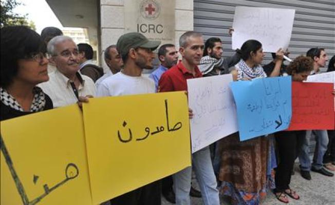 وقفة مع الأسرى أمام مقر الصليب الأحمر الدولي