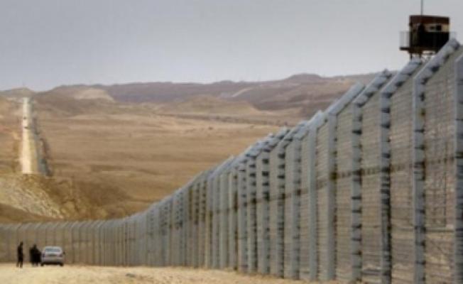 السياج الفاصل بين مصر والأراضي الفلسطينية المحتلة