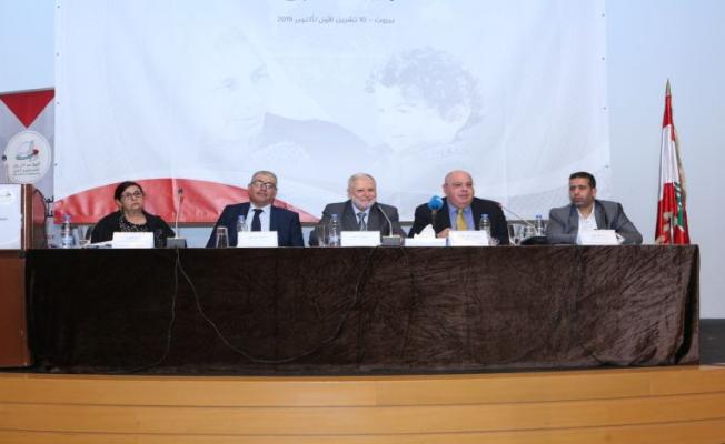 خلال المؤتمر