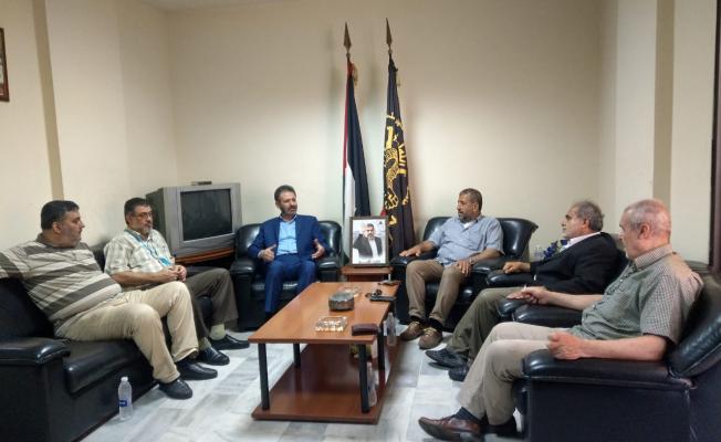 وفد من مخيم برج البراجنة معزيا بالدكتور شلح
