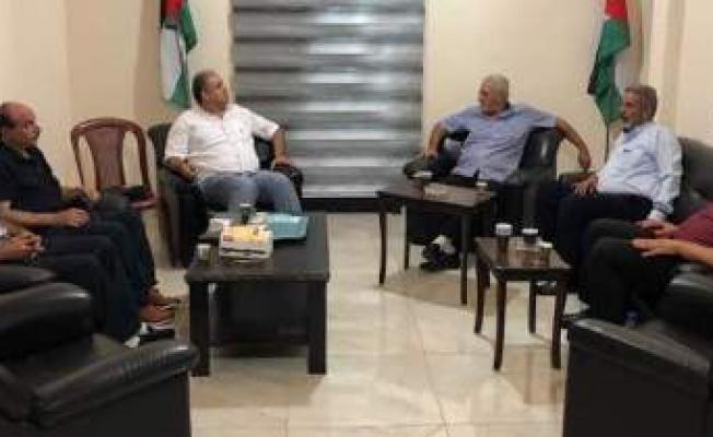 أثناء اللقاء