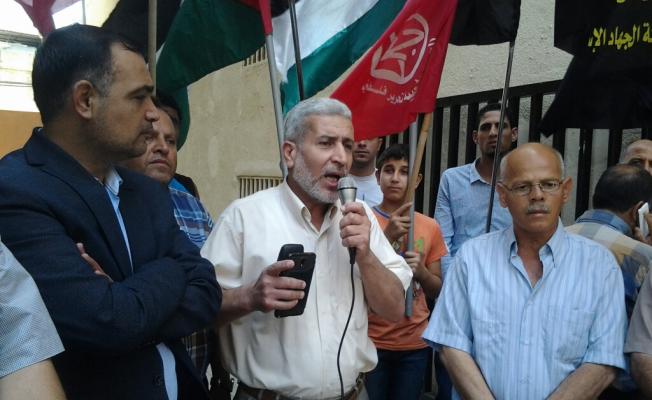 القيادي موسى أثناء إلقاءه كلمة الاعتصام