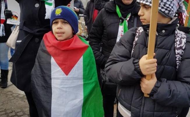 من الإعتصام