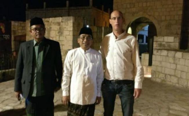 وفد اندونيسي برئاسة الشيخ يَحْيَى خليل