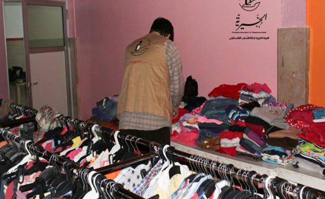 توزيع الملابس في وادي الزينة