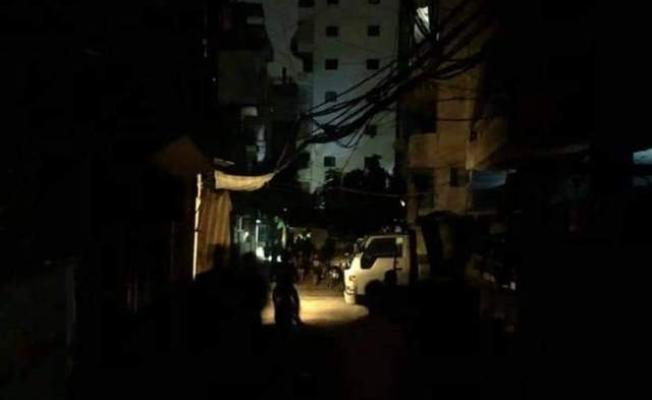 الظلام الحالك يهيمن على مخيم برج البراجنة