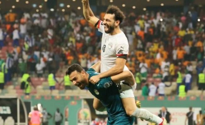فرحة اللاعب صلاح بالتأهل