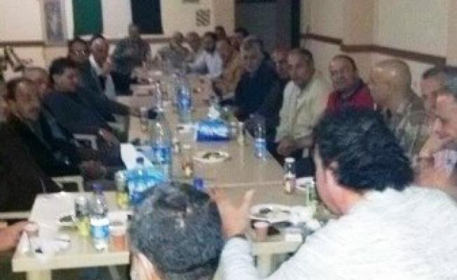 اجتماع في عين الحلوة 