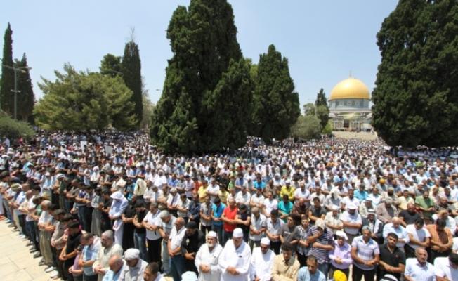 صلاة الجمعة بالمسجد الأقصى