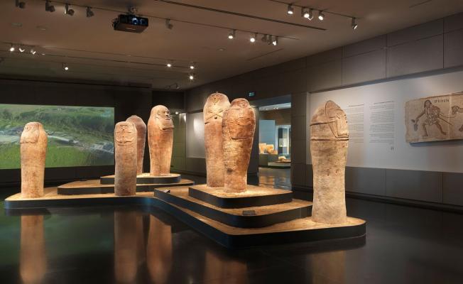 أثار مسروقة