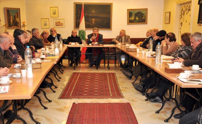 من المؤتمر