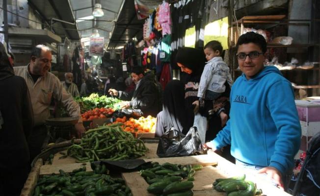 سوق الخضار في مخيم عين الحلوة