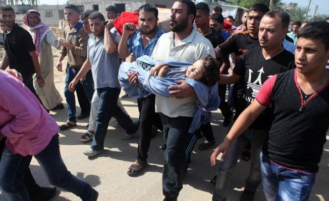 تشييع الطفلة رهف والدتها في غزة 