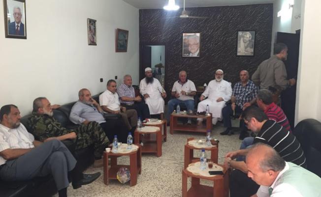 خلال الاجتماع في عين الحلوة