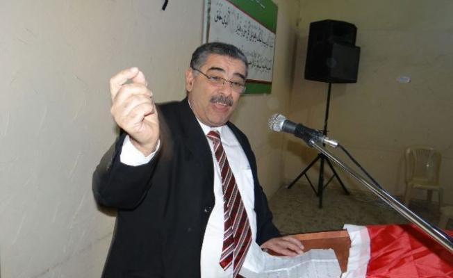 الشاعر شحادة الخطيب خلال الندوة