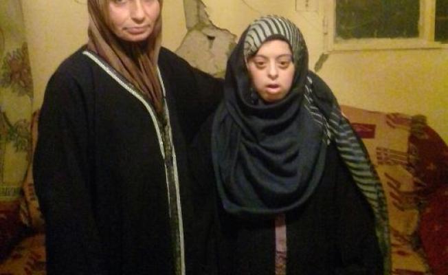 أم محمد وإبنتها إسراء