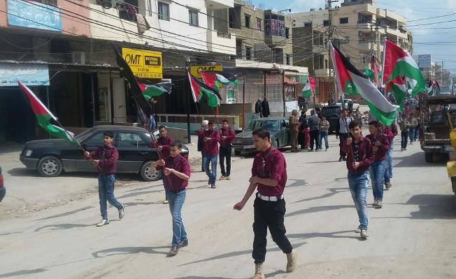 مسيرات كشفية حاشدة في مخيم نهر البارد بذكرى يوم الأرض