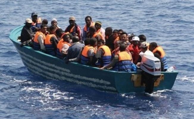 قارب للهجرة غير الشرعية